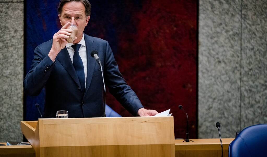 Ondanks een aanhoudend gebrek aan vertrouwen bij andere partijen, koerst VVD-leider Mark Rutte zelfverzekerd af op zijn vierde kabinet. (beeld anp / Bart Maat)