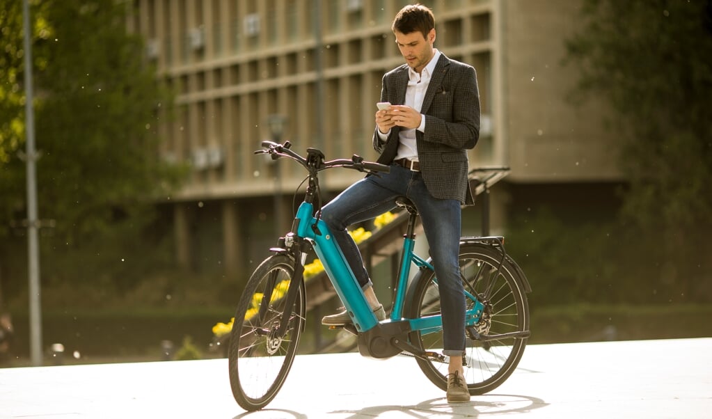 Ontdoe de fiets van de zaak van fiscale regels en maak het een aantrekkelijk alternatief voor werkgever en werknemer. (beeld iStock)