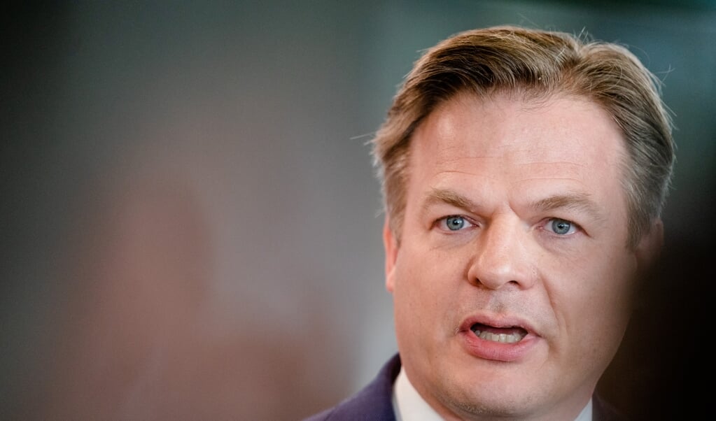 Tweede Kamerlid Pieter Omtzigt (CDA) staat de pers te woord voorafgaand aan de beediging van de Kamerleden in de Tweede Kamer. ANP BART MAAT (beeld anp / Bart Maat)