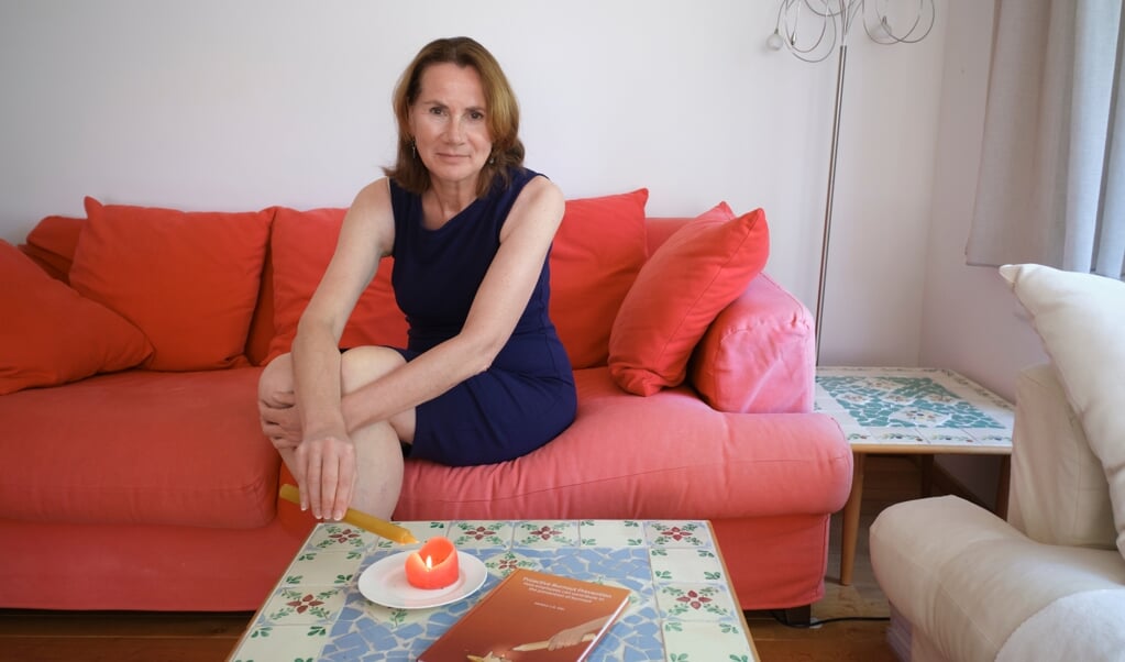 Madelon Otto deed een promotieonderzoek naar wat werknemers zelf kunnen doen om een burn-out te voorkomen. (beeld Dick Vos)