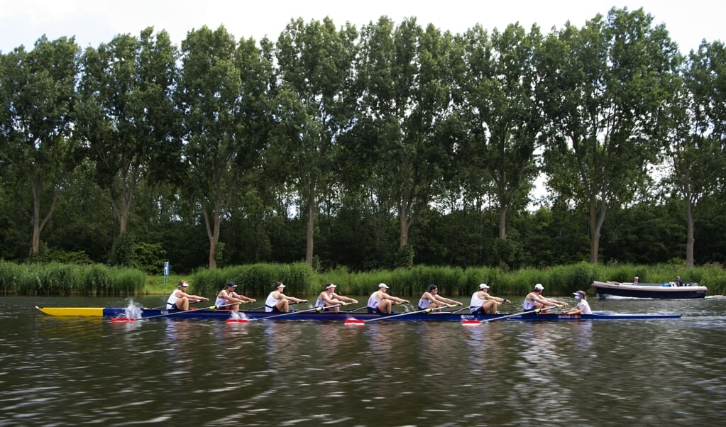 De Holland Acht, hier tijdens een training vorig voorjaar nog met de vorige stuurvrouw, is al jaren vermaard. (beeld anp / Olaf Kraak)