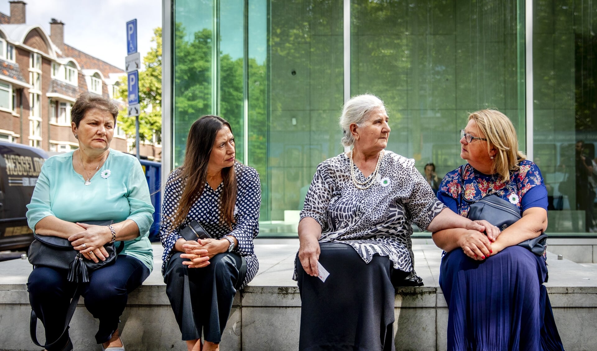 De Moeders van Srebrenica na afloop van de uitspraak van de Hoge Raad in de cassatieprocedure van de zaak tegen de Nederlandse Staat in 2019.