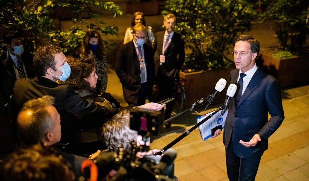'Dat ga ik niet meemaken'. Premier Rutte is een van de Europese regeringsleiders die weigeren Putin te ontmoeten. (beeld anp / Jonas Roosens)
