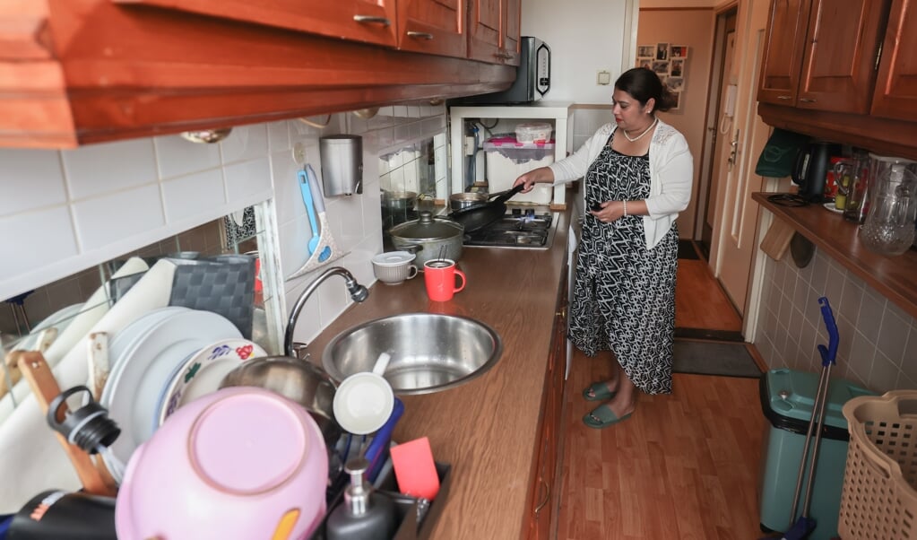 Haarlem, 18 juni 2021. FAHRAT ALAM BIJ HAAR THUIS EN BIJ DE OPENHUIS KERK IN HAARLEM.
Tbv Spread ND zaterdag en zondag.
foto Martin Mooij
Aanvrager Martha Albers. (beeld Martin Mooij; Fotopersburo Alkmaar)