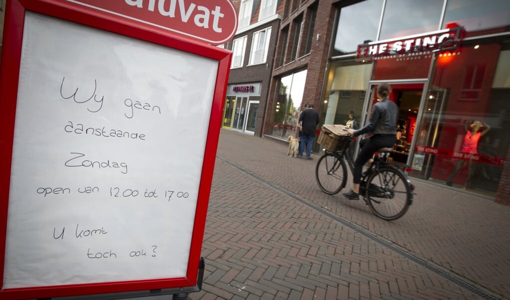 SGP en SP willen voorkomen dat winkeliers die op zondag dicht willen zijn, uit winkelcentra worden geweerd. (beeld anp / Jeroen Jumelet)