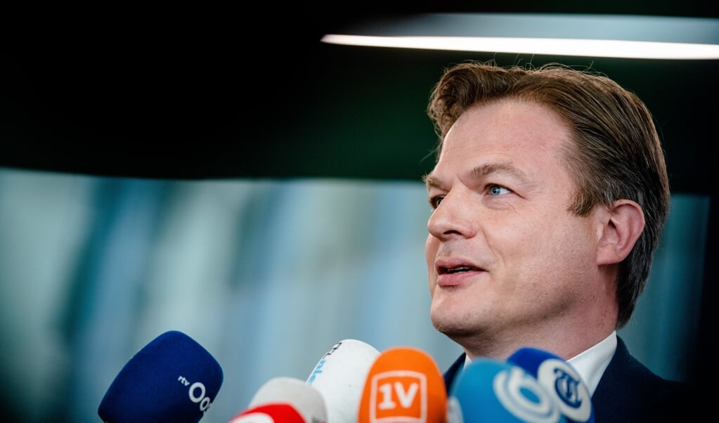 Tweede Kamerlid Pieter Omtzigt (CDA) staat de pers te woord voorafgaand aan de beediging van de Kamerleden in de Tweede Kamer. ANP BART MAAT (beeld anp / Bart Maat)