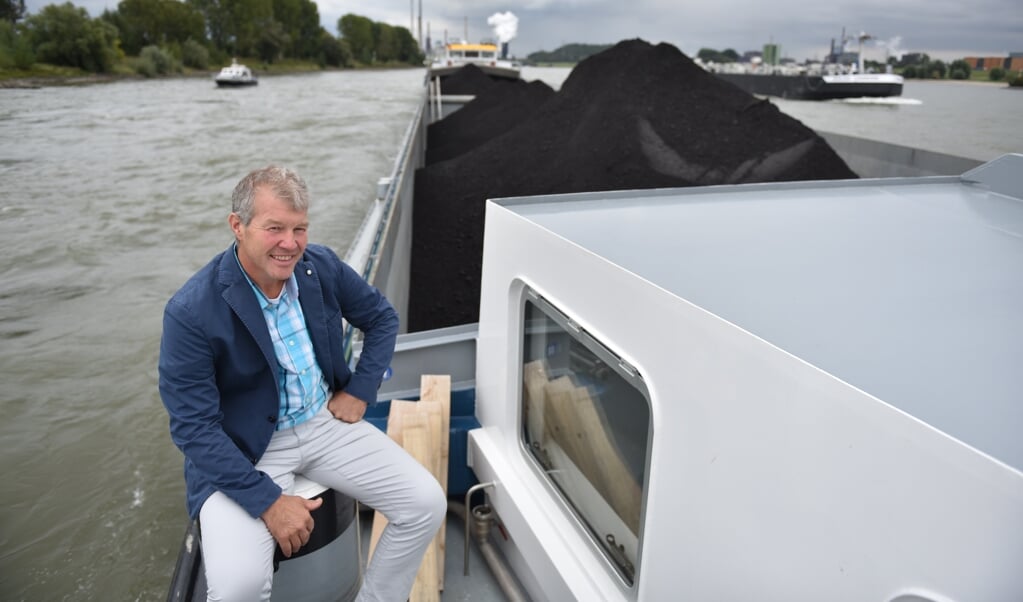 Binnenvaartpastor Dirk Meijvogel: ‘Voor een pastoraal bezoek ben je zo vijf, zes uur aan boord.’ (beeld Marinus Hoogendoorn)