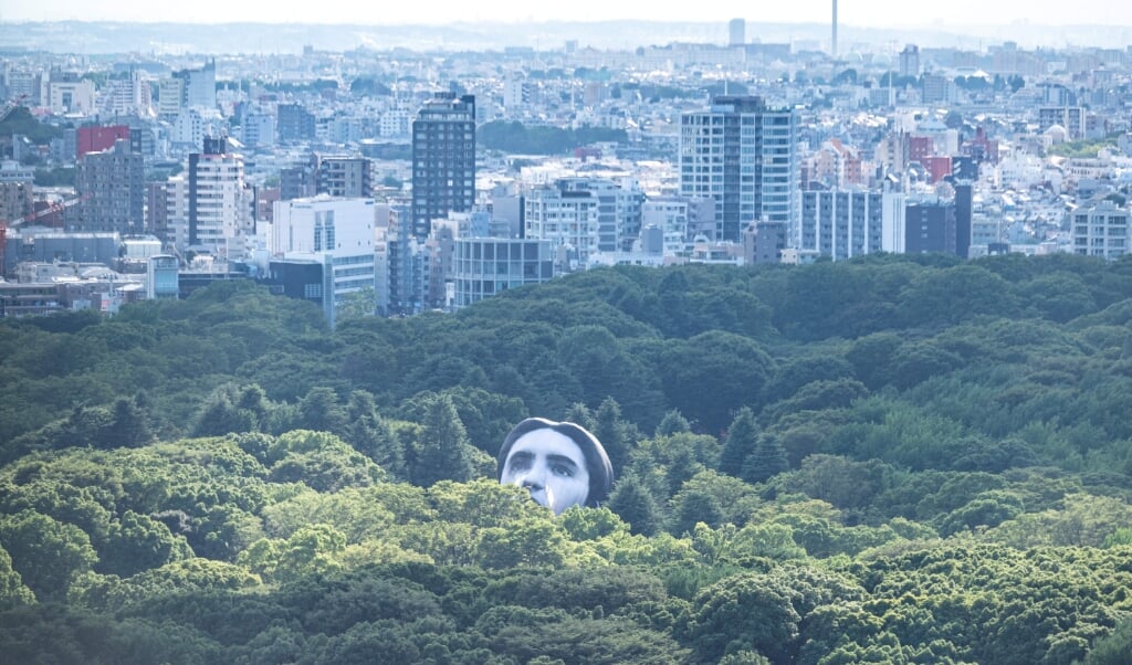 2021-07-16 10:21:51 A hot air balloon created by Japanese art group