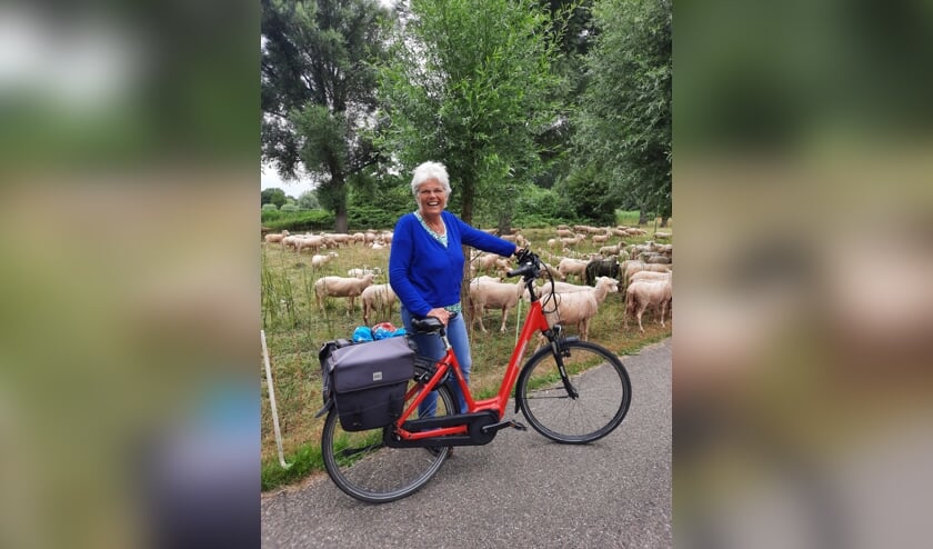 Marijke van der Pol doet waar ze blij van wordt: lange afstanden fietsen.