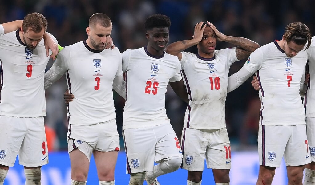 Na afloop van de EK-finale was er veel kritiek op een aantal gekleurde Engelse spelers. (beeld afp / Laurence Griffiths)