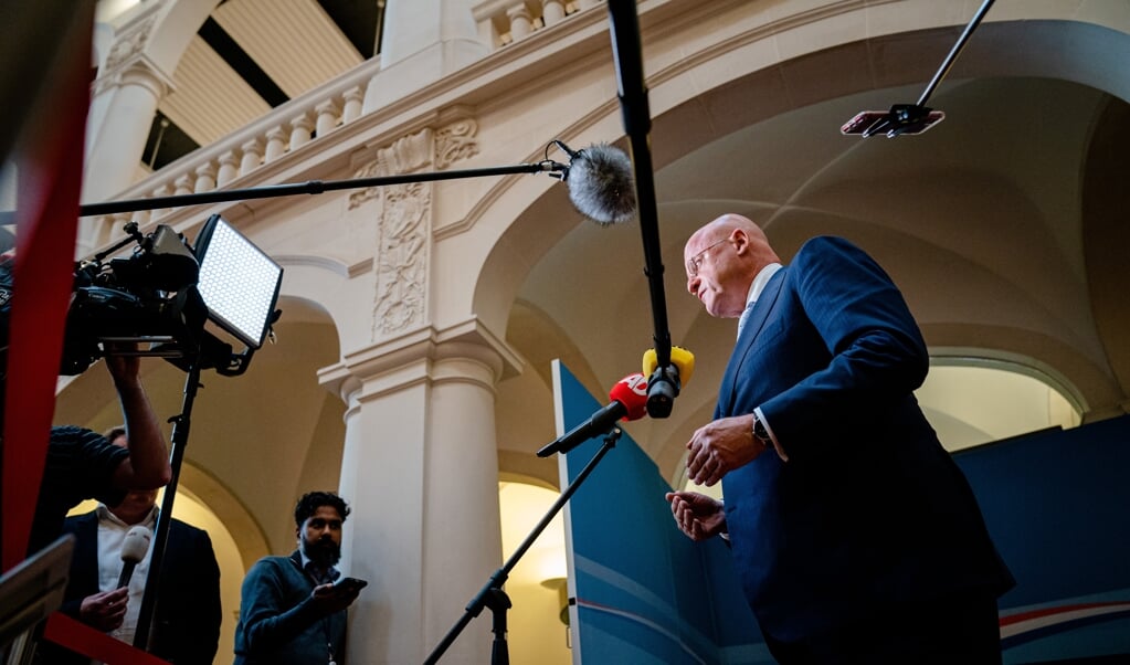 Demissionair minister Grapperhaus dinsdag na afloop van het corona-overleg. 'In het uiterste geval moeten we tot sluiting overgaan.’ (beeld anp / Bart Maat)