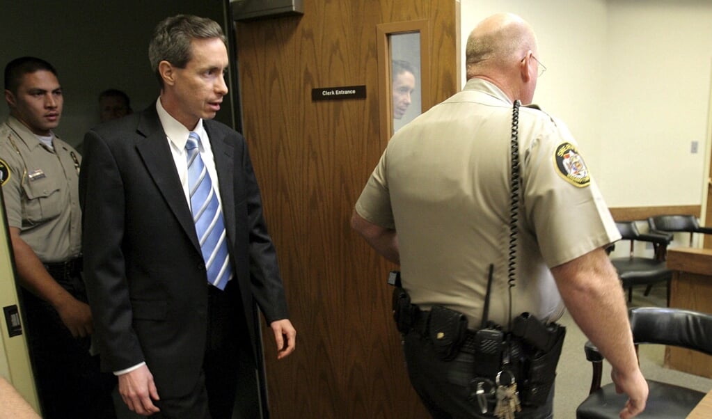 Warren Jeffs werd in 2006 veroordeeld tot levenslang voor seksueel misbruik van twee minderjarige meisjes. Jeffs was leider van de Fundamentalist Church of Latter Days Saint (FLDS). Leden van de FLDS geloven dat polygamie een opdracht van God is. (beeld epa / Jud Burkett)