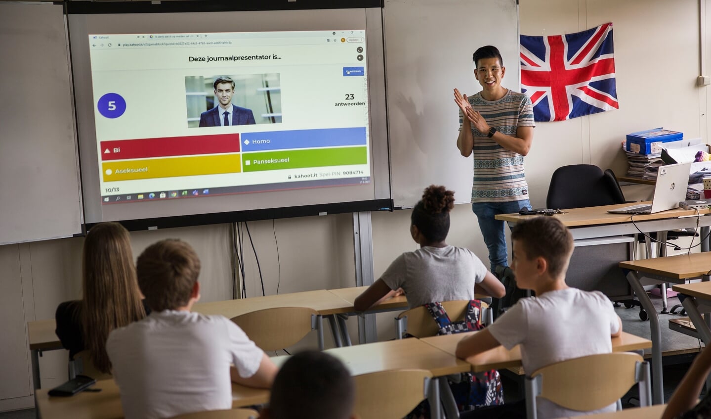 Homo in de Klas biedt al ruim tien jaar voorlichtingen over homoseksualiteit op christelijke middelbare scholen, van orthodox tot vrijzinnig.