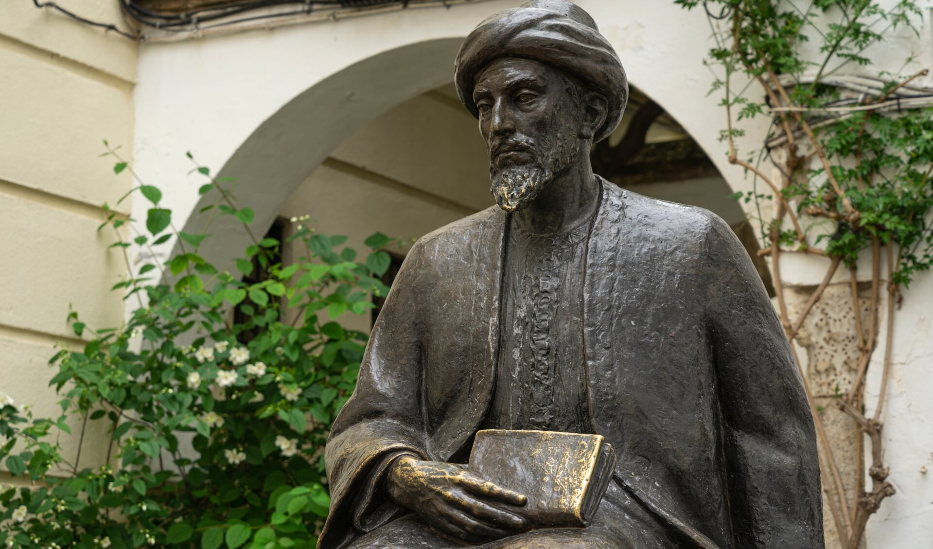Bijbelse geboden drukken volgens rabbijn Maimonides (beeld) barmhartigheid uit en leiden tot het leven.