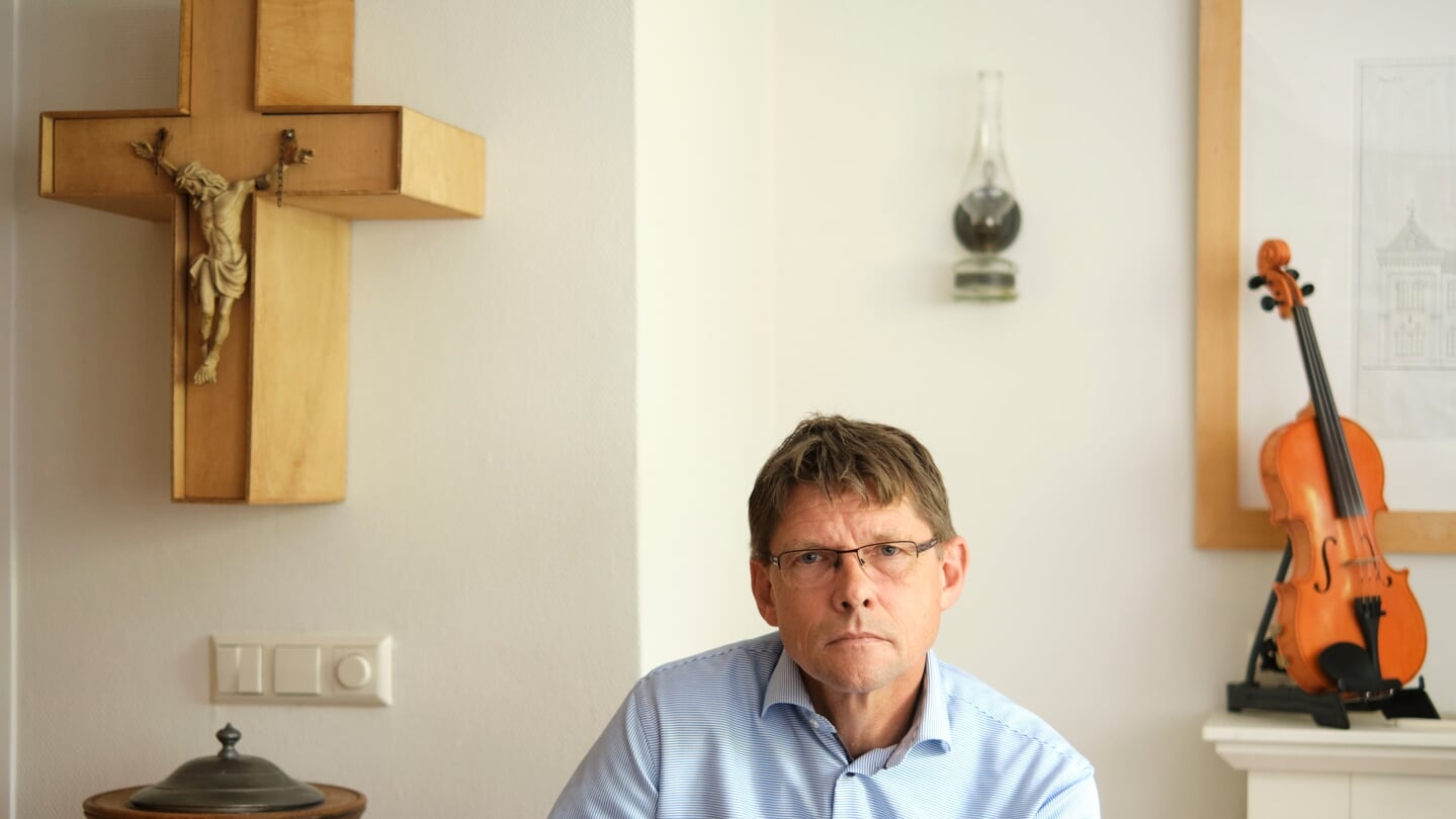 Dominee Gertjan Oosterhuis deed onderzoek naar gereformeerden die de overstap maakten naar een evangelische kerk.