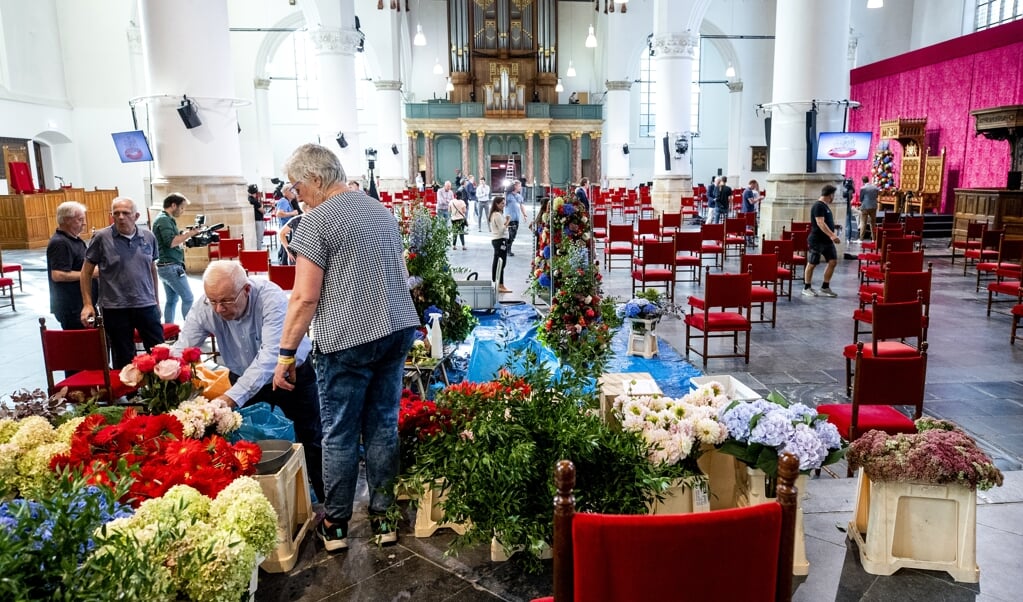 Het is tijd voor een feestelijke en uitnodigende heropeningscampagne van kerken na alle coronamaatregelen, want kerkgang is weer mogelijk. 'Dit is een heugelijk feit en wat mij betreft een feestje waard.' (beeld anp / Sem van der wal)