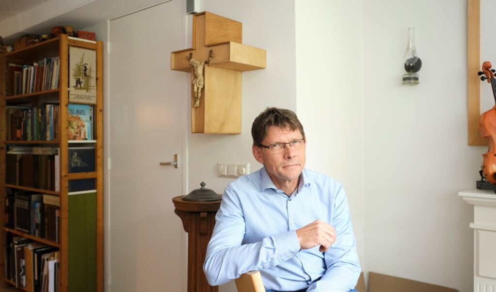 Dominee Gertjan Oosterhuis deed onderzoek naar gereformeerden die de overstap maakten naar een evangelische kerk. (beeld Dick Vos)