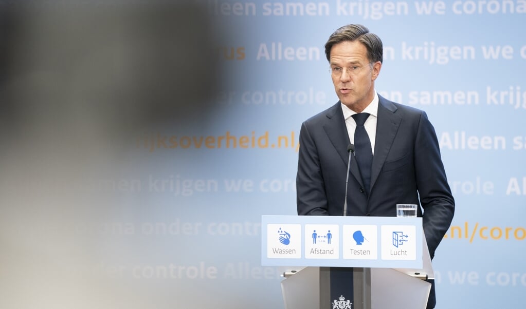 Demissionair premier Mark Rutte tijdens een persconferentie over versoepeling van de coronamaatregelen. (beeld anp / Bart Maat)