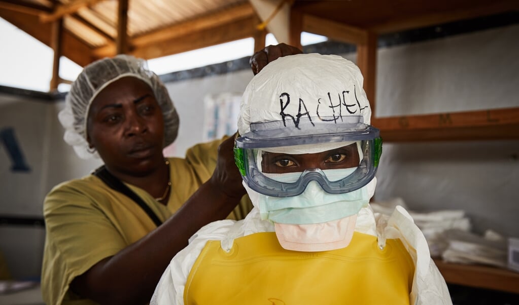 Ook verpleegkundigen hadden te maken met seksueel misbruik tijdens de ebolacrisis in Congo. (beeld epa)