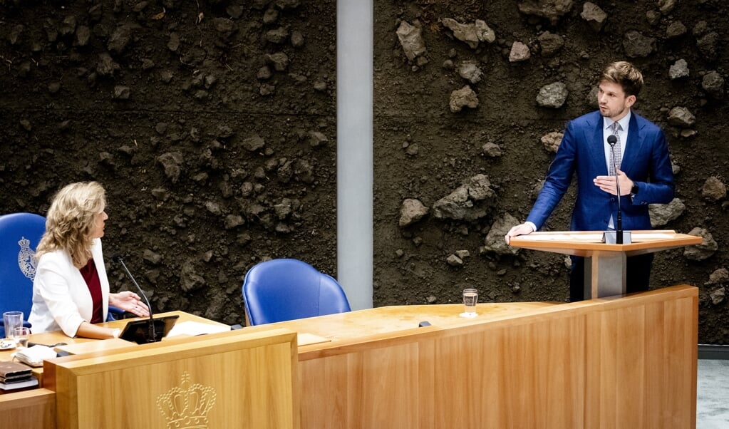 Gideon van Meijeren van Forum voor Democratie wordt aangesproken door Tweede Kamervoorzitter Vera Bergkamp. (beeld anp / Sem van der Wal)