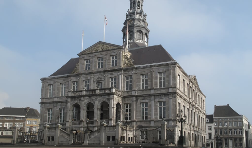 Het stadhuis van Maastricht, waar de laatste openbare executie in Nederland plaatsvond.  (beeld wikipedia / Michiel Verbeek)