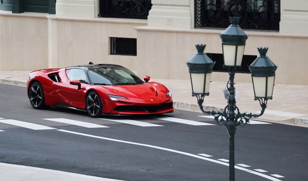 Een Ferrari SF90 Stradale.  (beeld afp / Valery Hache)
