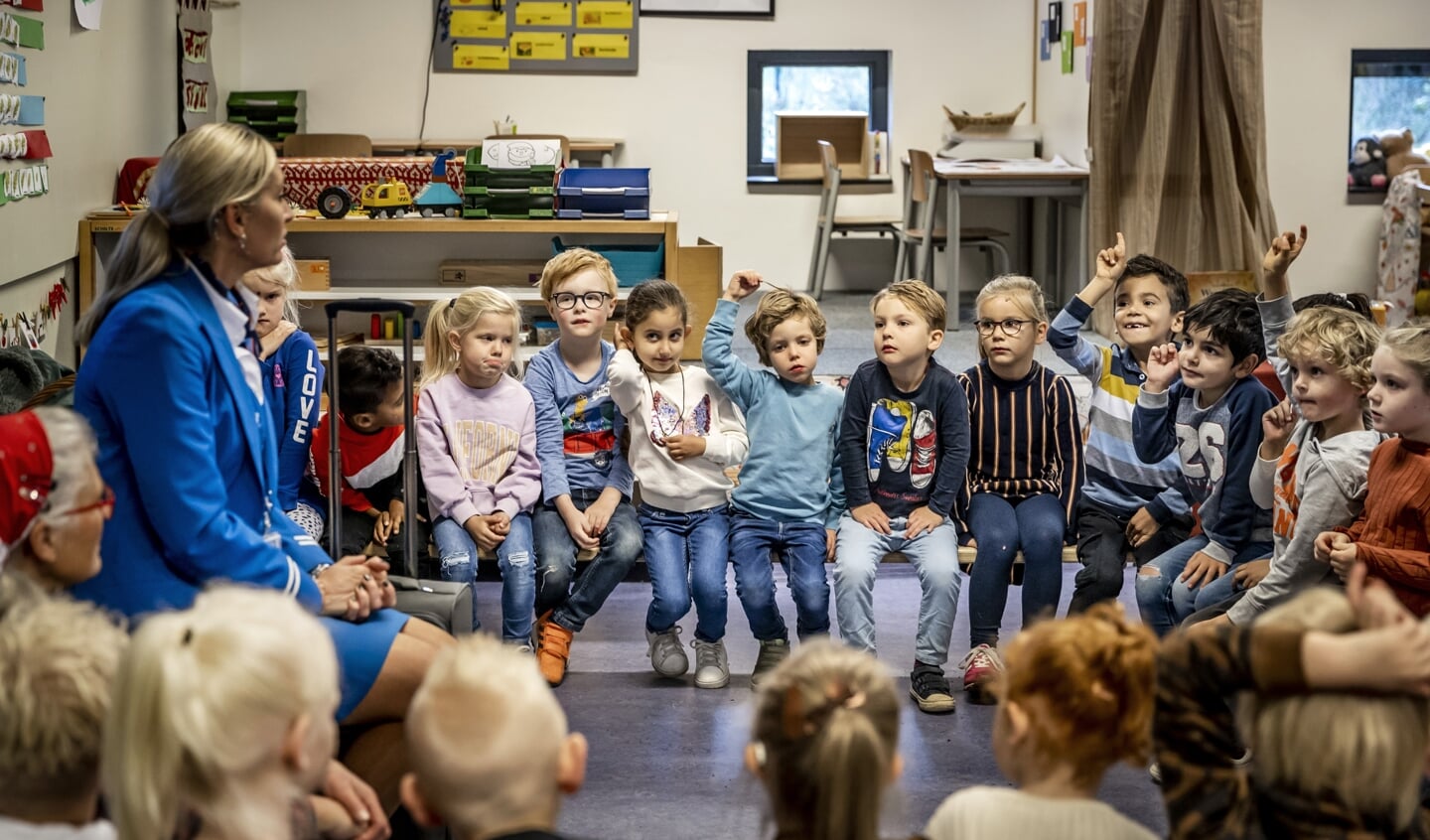 Op maandag 10 januari mogen basis- en middelbare scholen hun deuren weer openen, net als de buitenschoolse opvang.