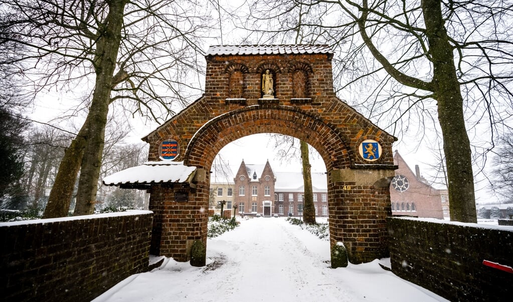 Het is als inademen en uitademen. De weg naar binnen is essentieel om echt met iets naar buiten te kunnen treden. Dat geldt voor mij net zoals voor de boekbinder of de bierbrouwer in het klooster. Beeld: de abdij van Berne. (beeld anp / Rob Engelaar)