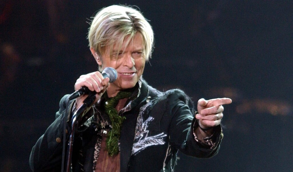 Concert van David Bowie in Hamburg, 2003.  (beeld epa / Maurizio Gambarini)