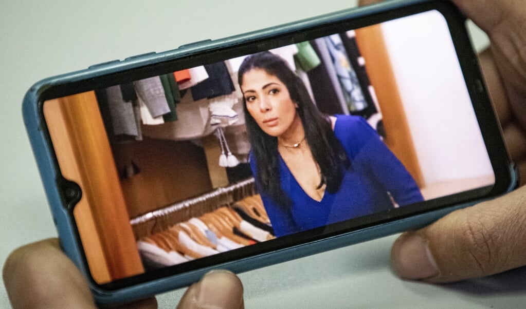 De eerste speciaal voor Netflix gemaakte Arabische film doet veel stof opwaaien, omdat er onderwerpen in besproken worden die indruisen tegen de geldende normen en waarden. (beeld afp / Khaled Desouki)