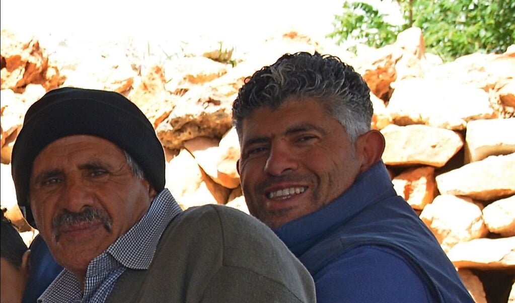 Daoud Nassar (rechts), Lutheraans vredesactivist en oprichter van Tent of Nations. (beeld tent of nations)