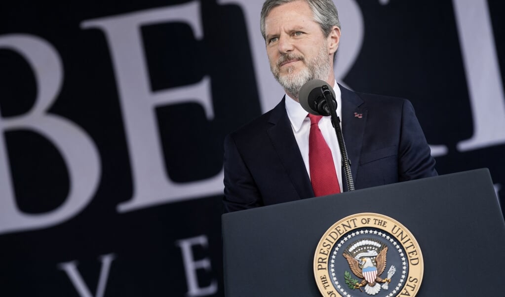 Jerry Falwell, Jr.. (beeld During Liberty University's Commencement Ceremony may 13, 2017 in Lynchburg, Virginia.
brendan Smialowski / afp)