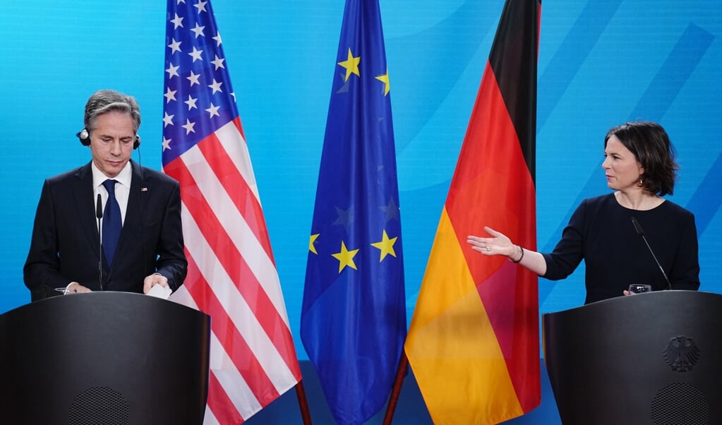 De Amerikaanse minister van Buitenlandse Zaken Antony Blinken en zijn Duitse collega Annalena Baerbock, na topoverleg donderdag in Berlijn.  (beeld afp / Kay Nietfeld)