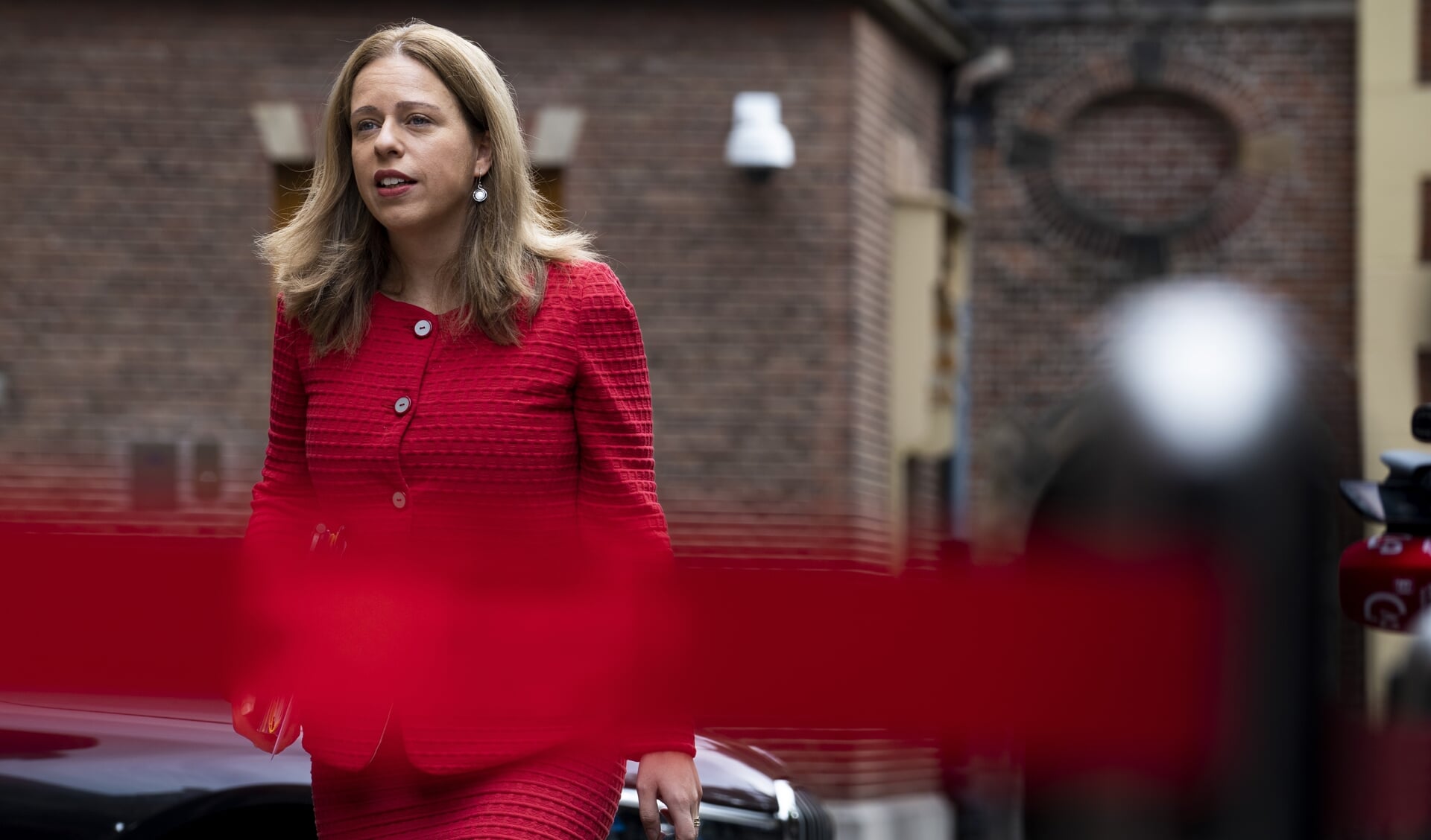 Vicepremier Carola Schouten zegt dat nog steeds niet alle gemeenten de afspraken over de opvang van asielzoekers nakomen.