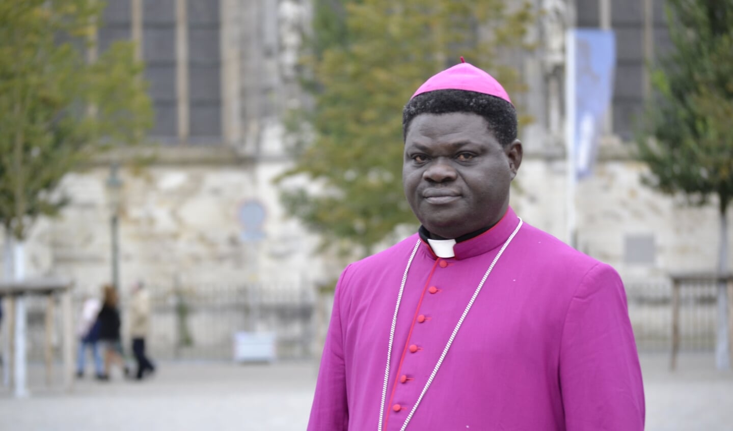 Bisschop Wilfred Chikpa Anagbe uit Nigeria.
