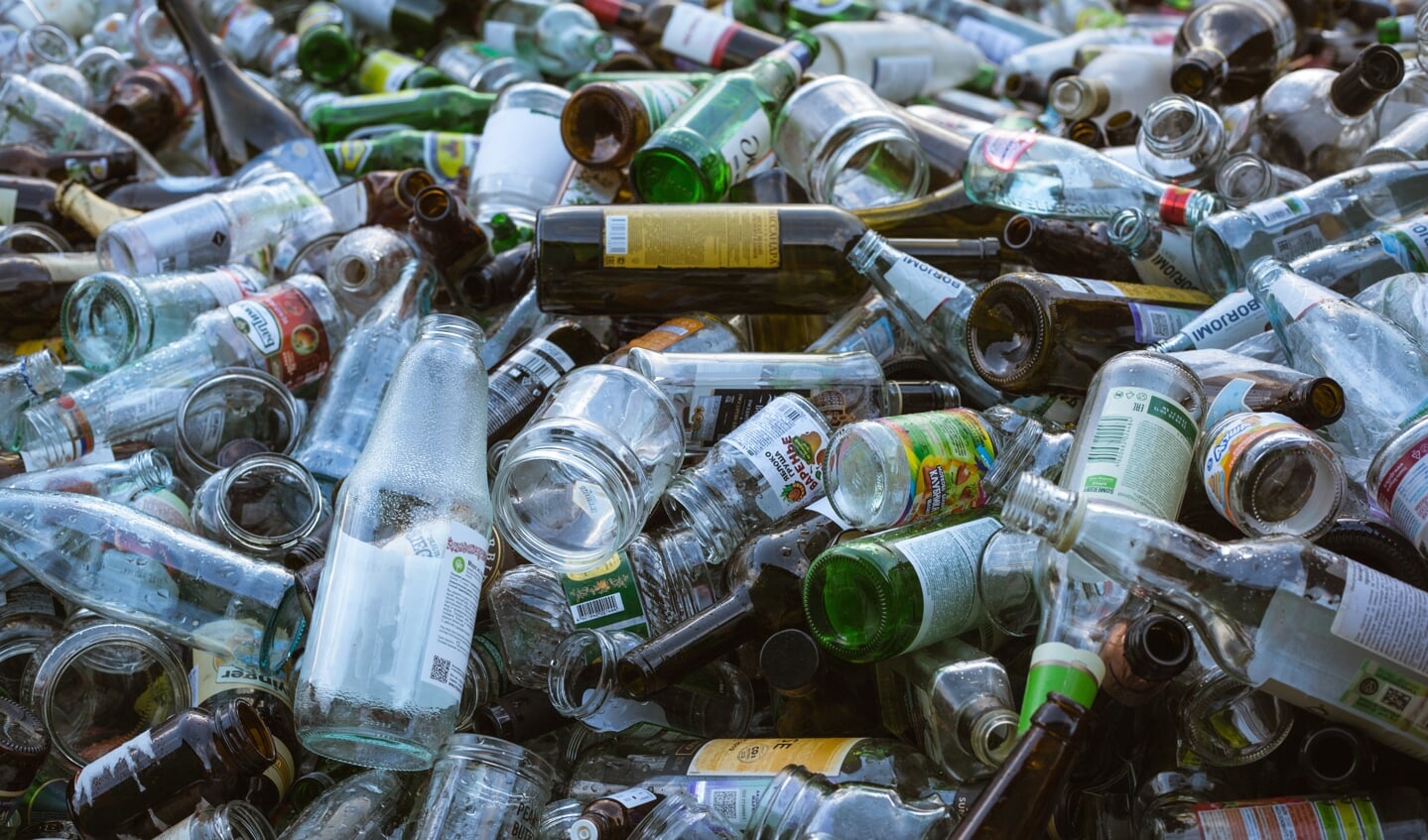 Bierflesjes zijn beter voor het milieu dan eenmalig bruikbaar glas.