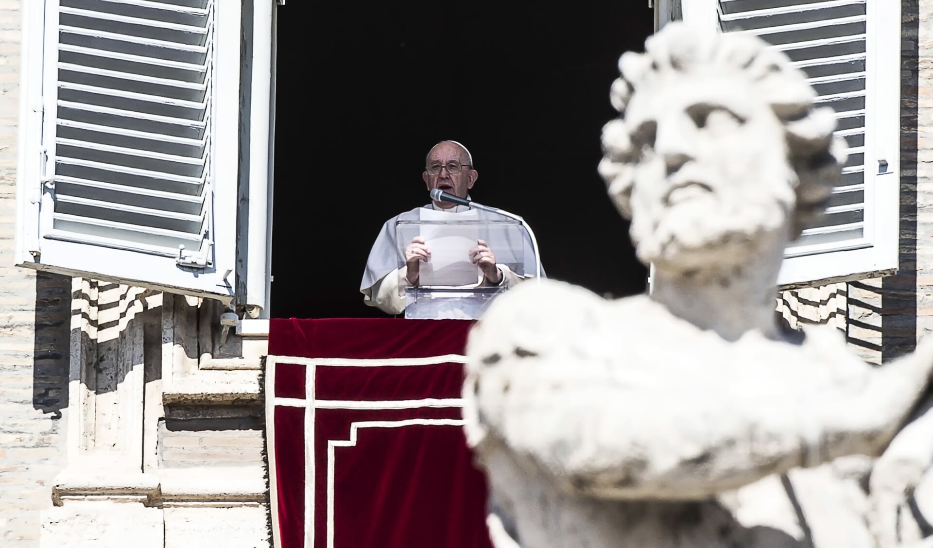 Paus Franciscus tijdens het angelusgebed van zondag 16 oktober.