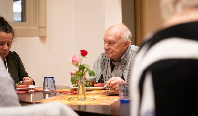 ‘Ik vind het gezellig om hier mensen te ontmoeten. Dan zit ik niet alleen thuis.’