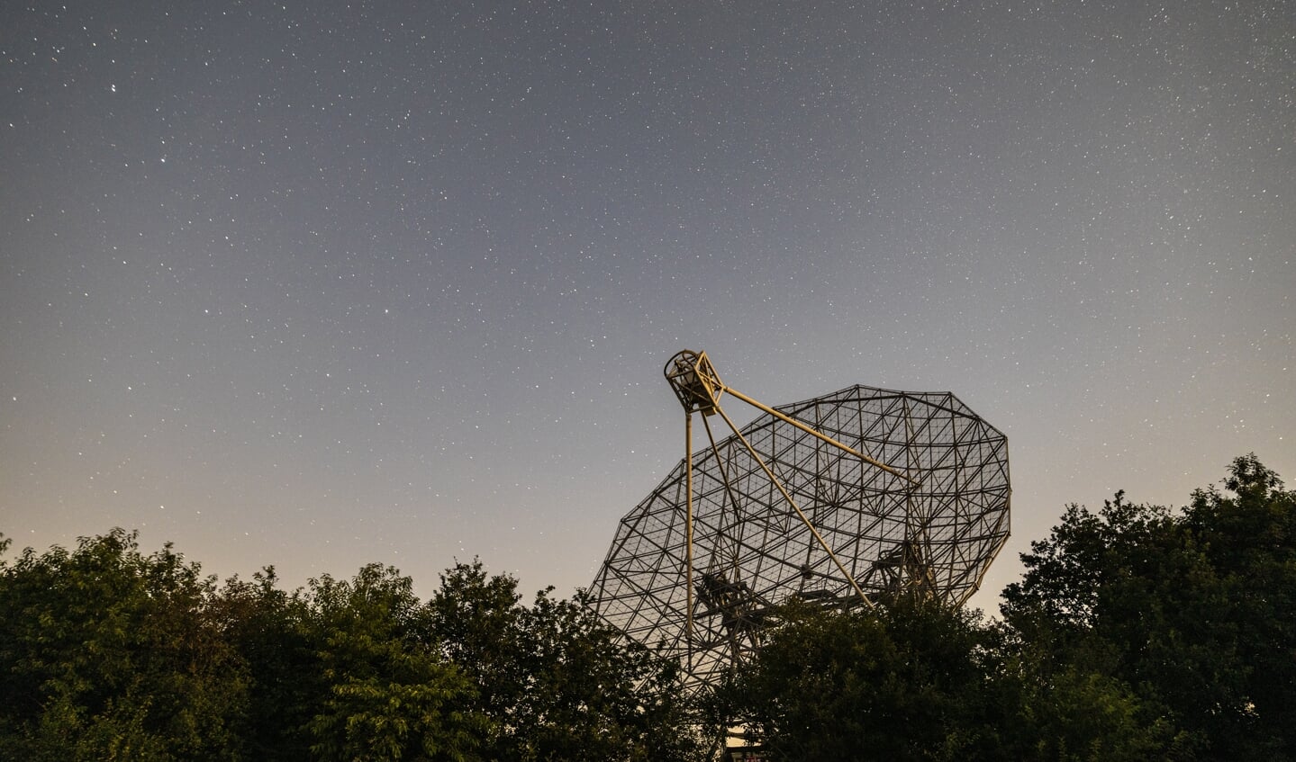 De oudste draaibare radiotelescoop ter wereld, aan de rand van het natuurgebied Dwingelderveld. 