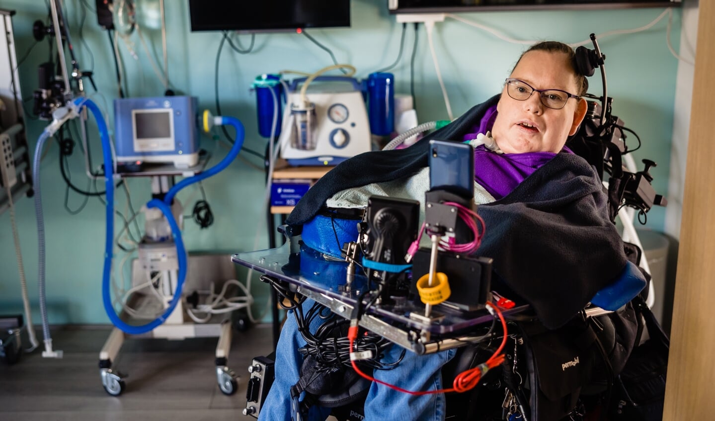 Nicole Tromp: 'Omdat ik veel thuis ben en er continu iemand van de zorg om me heen is, staat de verwarming altijd aan.’