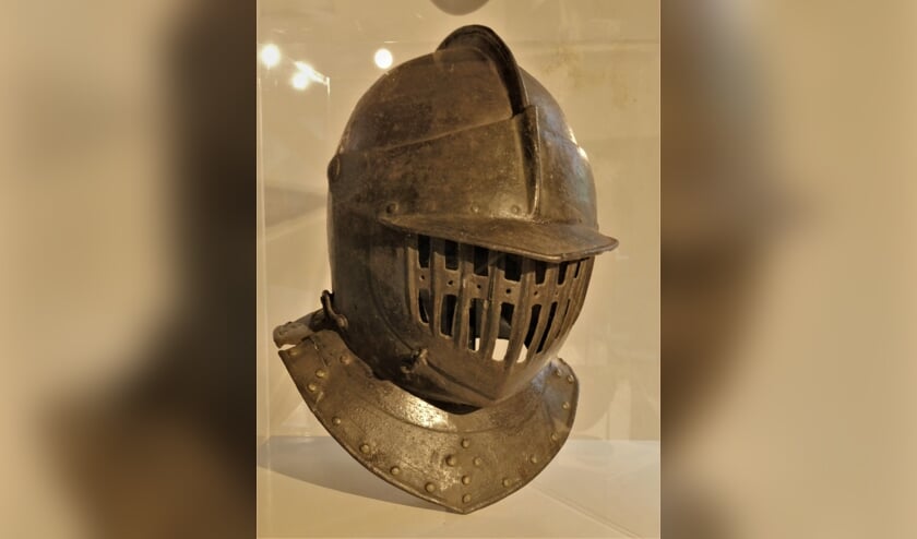 De helm van de ‘bevrijder van Coevorden’, Carl von Rabenhaupt.