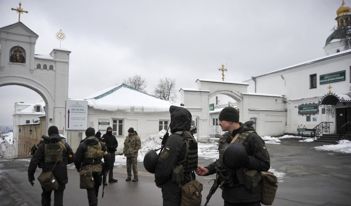 De Oekraïense geheime dienst voerde op dinsdag 22 november een inval uit in het beroemde Holenkloostercomplex op de rechterover van de Djnepr.