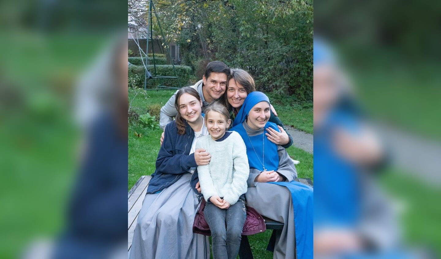 Voor het laatst bij elkaar: vader Jorge, moeder Hadewijch en hun dochters Raquel, Tamar en Sara - die tegenwoordig de naam Bron draagt.