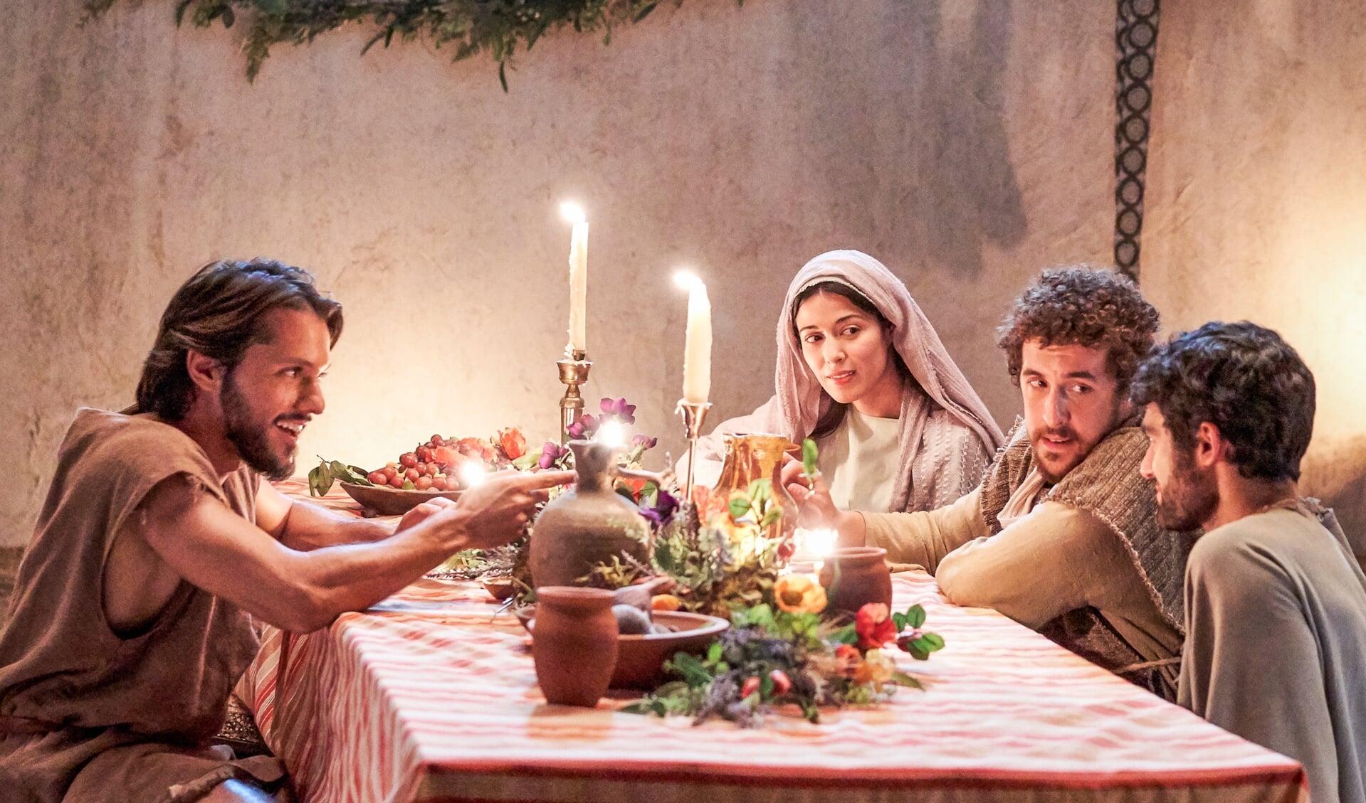 Maria Magdalena viert haar eerste sabbat sinds ze bevrijd is van demonen.