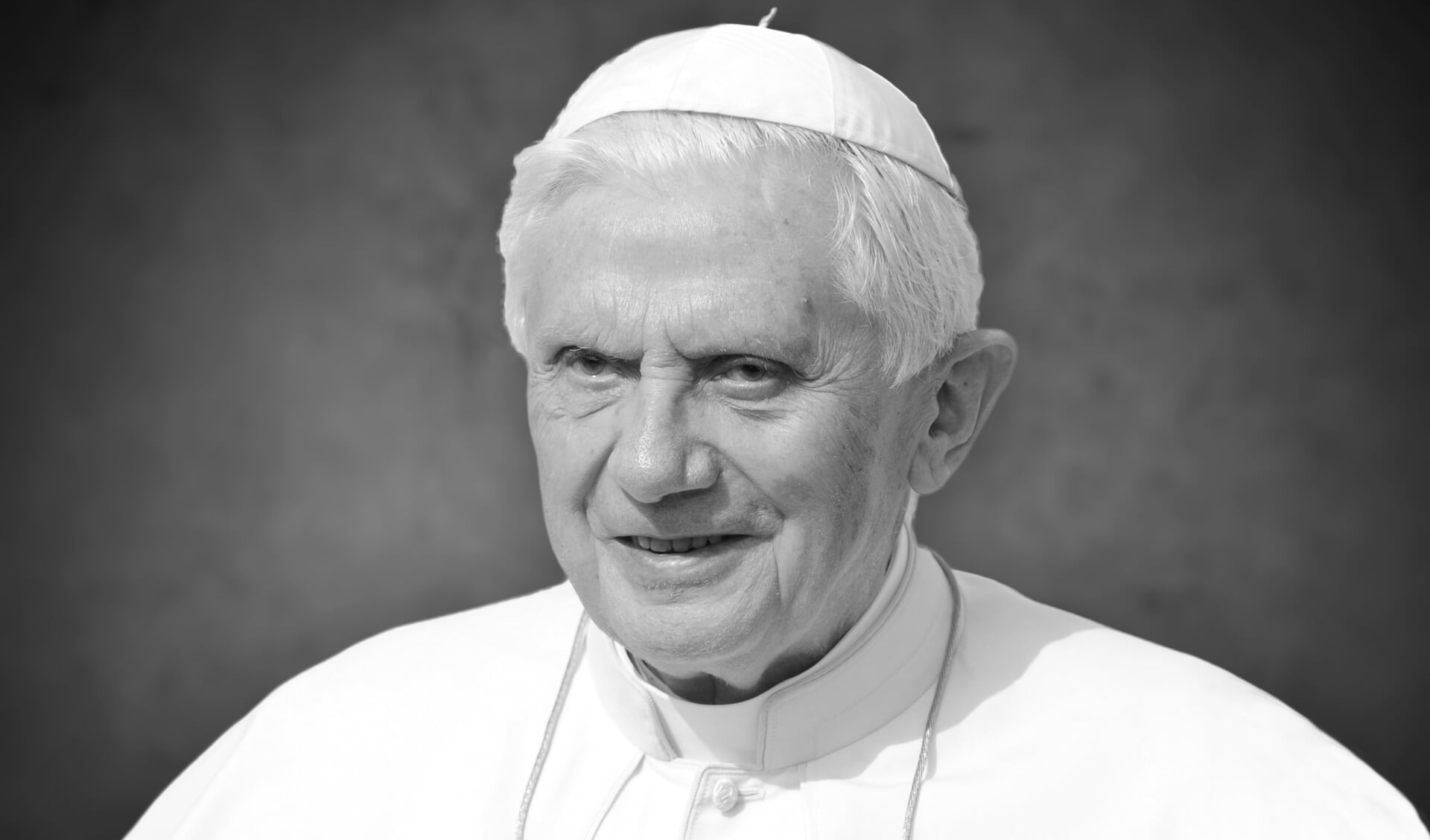 Paus Benedictus XVI is overleden. In zijn ambt had hij ‘vreugde en licht’ ervaren, maar ook momenten waarop ‘de Heer leek te slapen’.