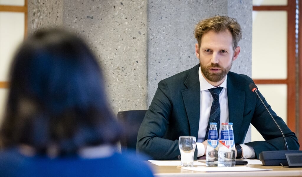 Onderwijsminister Dennis Wiersma tijdens een debat in de Tweede Kamer.  (beeld anp / Sem van der Wal)