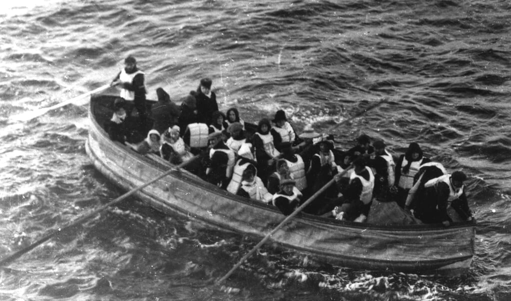 Een foto van de laatste reddingsboot van de Titanic.  (beeld wikimedia commons)