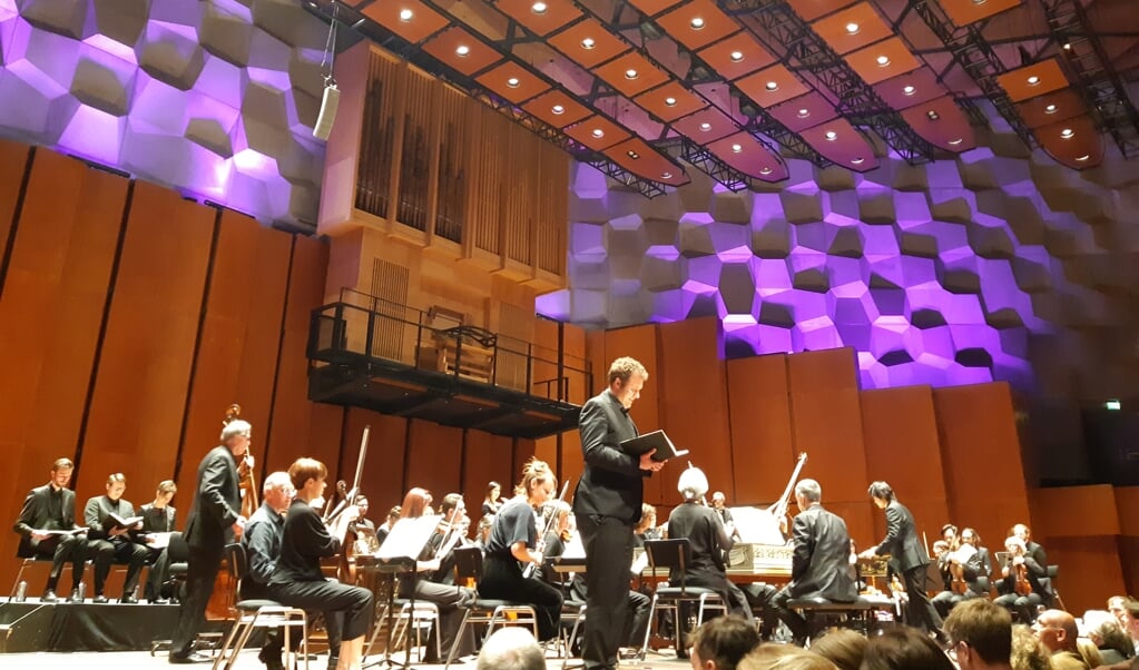 Uitvoering van de Matthäus-Passion door de Nederlandse Bachvereniging in theater De Oosterpoort in Groningen, april 2022. (beeld ND)