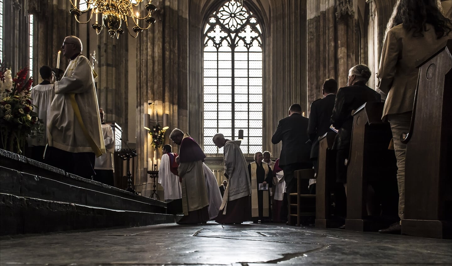 Oud-katholieke geestelijken bij een eucharistieviering in de Utrechtse Domkerk in 2014.