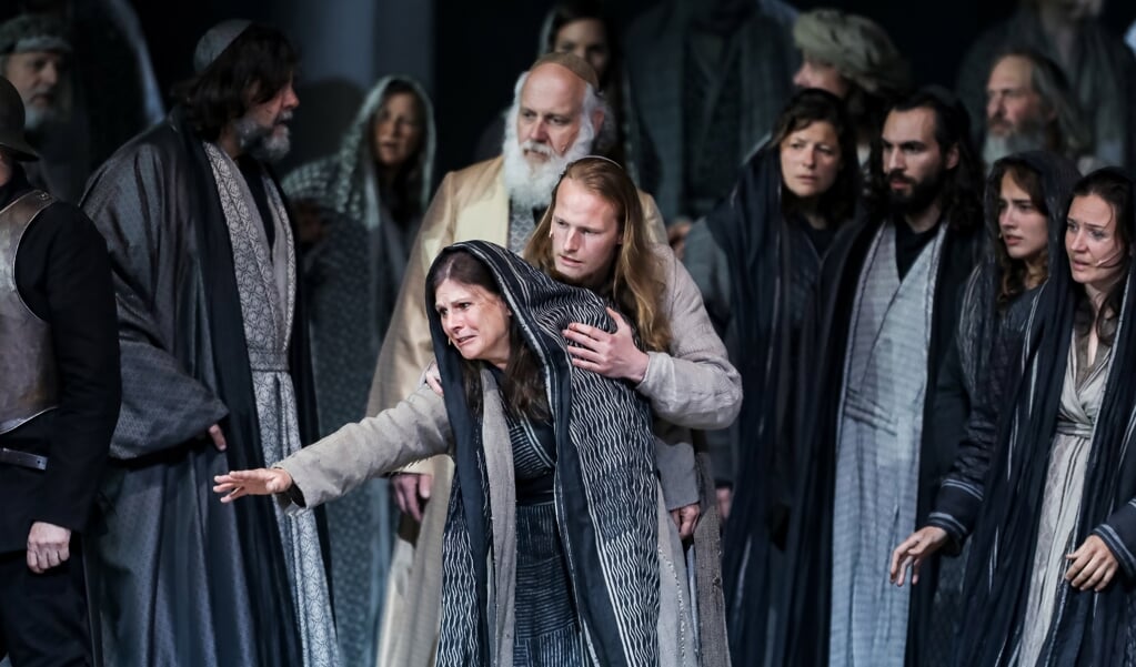 Andrea Hecht is een van de twee vrouwen die Maria speelt, de moeder van Jezus, in de Passionsspiele in het Beierse Oberammergau. (beeld epa / Leonhard Simon)